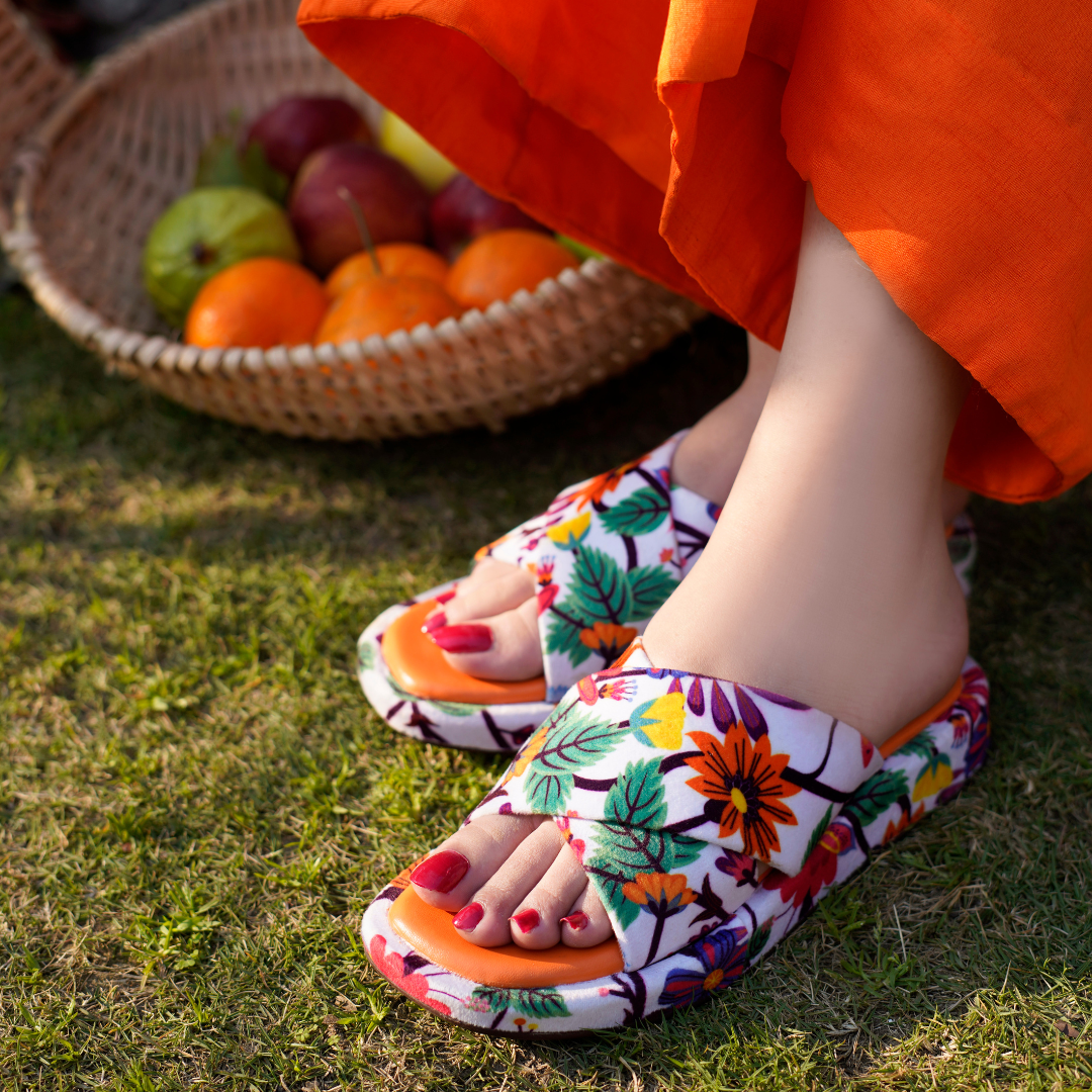 Elarawalk Bloom‑Burst Sling