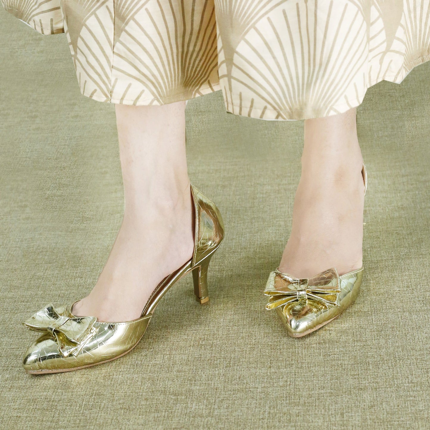 Elarawalk Golden Heel
