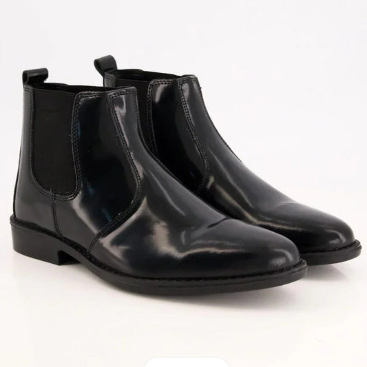 Elara Black Chelsea Boots